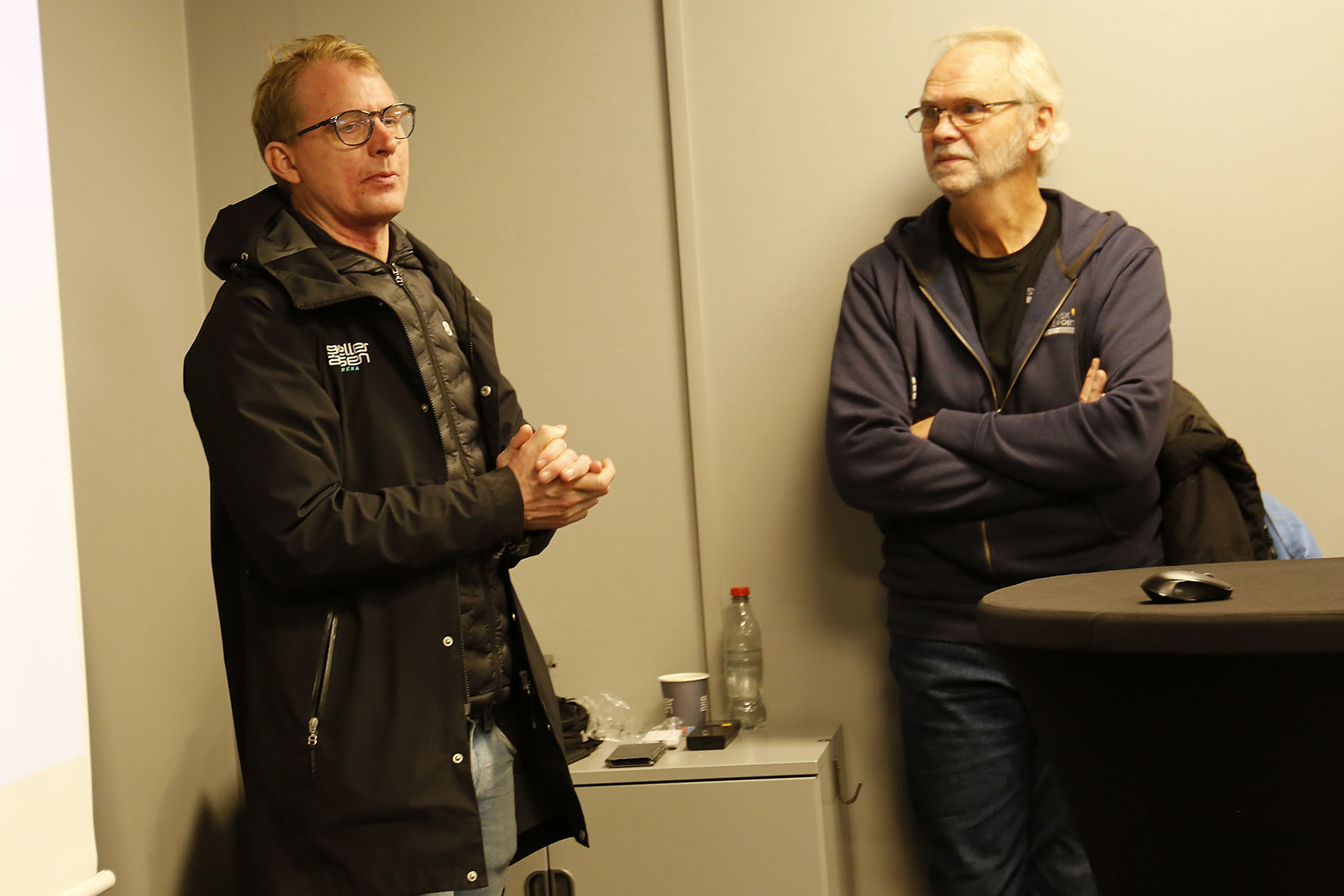 Richard Göransson är VD på Gelleråsen Arena och han har kört racing på hög nivå i många år. Till höger i bild ser vi Racingutskottets ordförande Claes-Göran Elofsson.